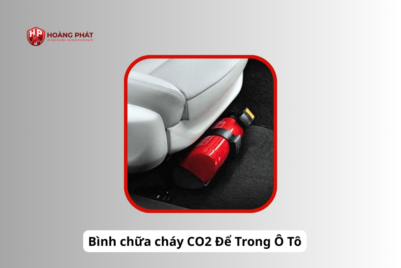 bình chữa cháy để trong ô tô